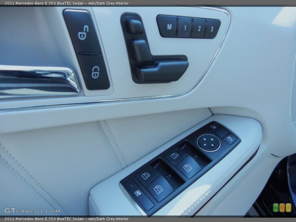 Ash/Dark Grey Interior Controls for the 2011 Mercedes-Benz E 350 BlueTEC Sedan #78816371