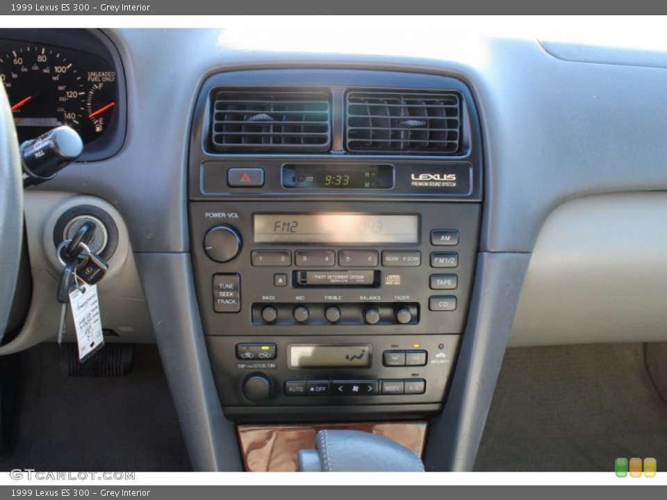 Grey Interior Controls for the 1999 Lexus ES 300 #78823478