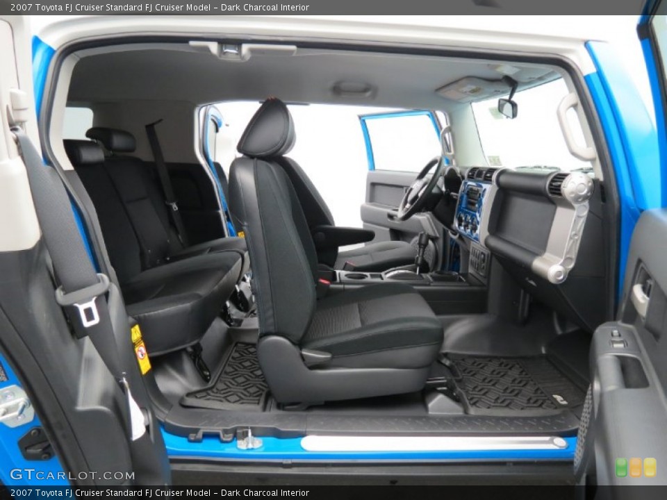 Dark Charcoal Interior Photo for the 2007 Toyota FJ Cruiser  #78863829