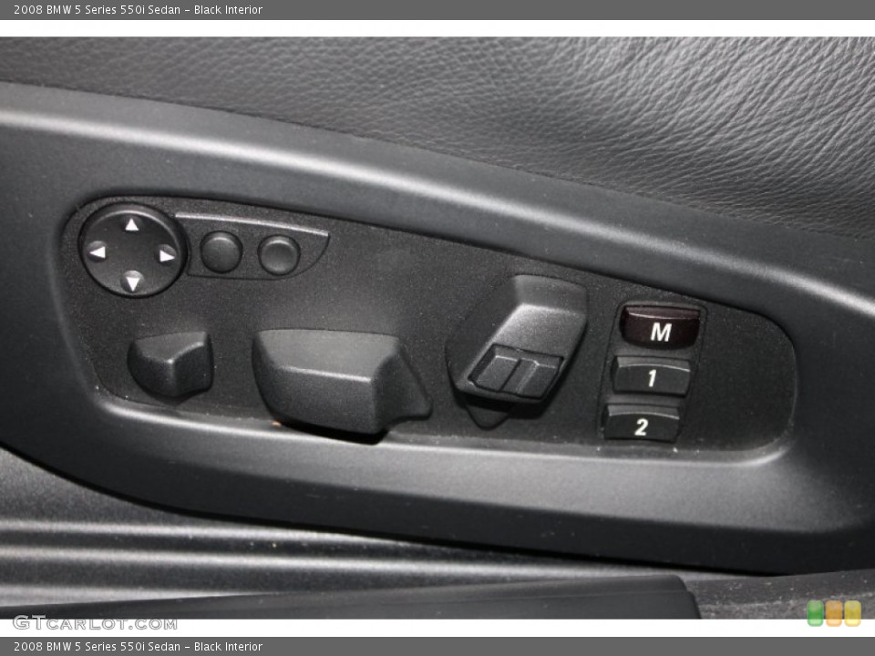 Black Interior Controls for the 2008 BMW 5 Series 550i Sedan #78894489