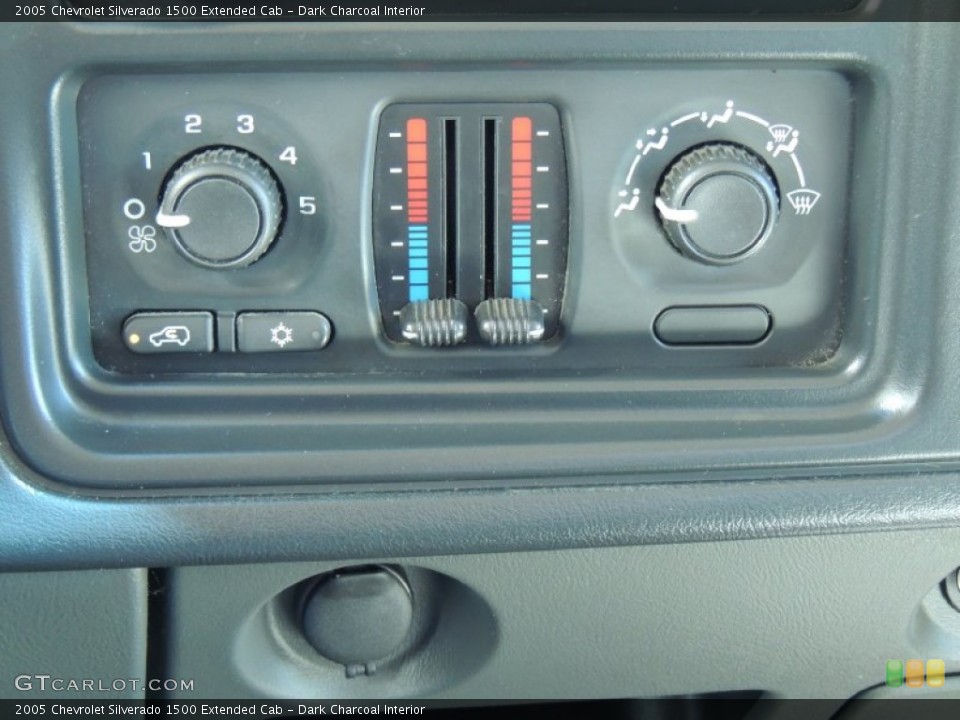 Dark Charcoal Interior Controls for the 2005 Chevrolet Silverado 1500 Extended Cab #78921041