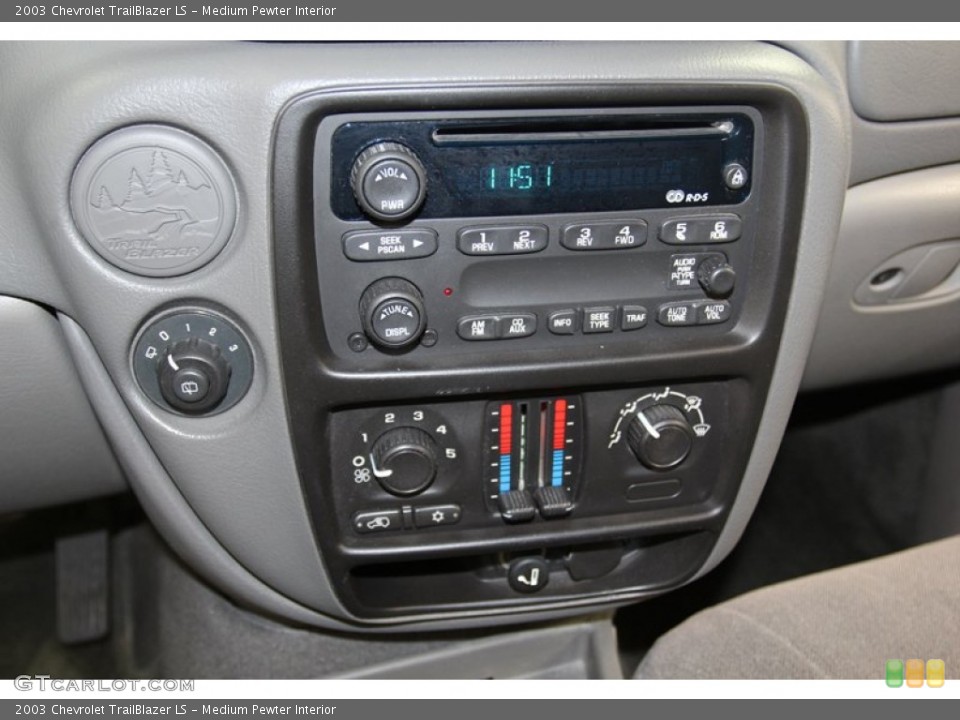 Medium Pewter Interior Controls for the 2003 Chevrolet TrailBlazer LS #78925380