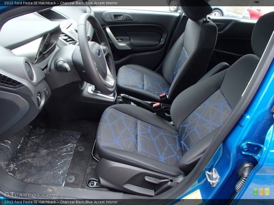 Charcoal Black/Blue Accent Interior Photo for the 2013 Ford Fiesta SE Hatchback #78940969