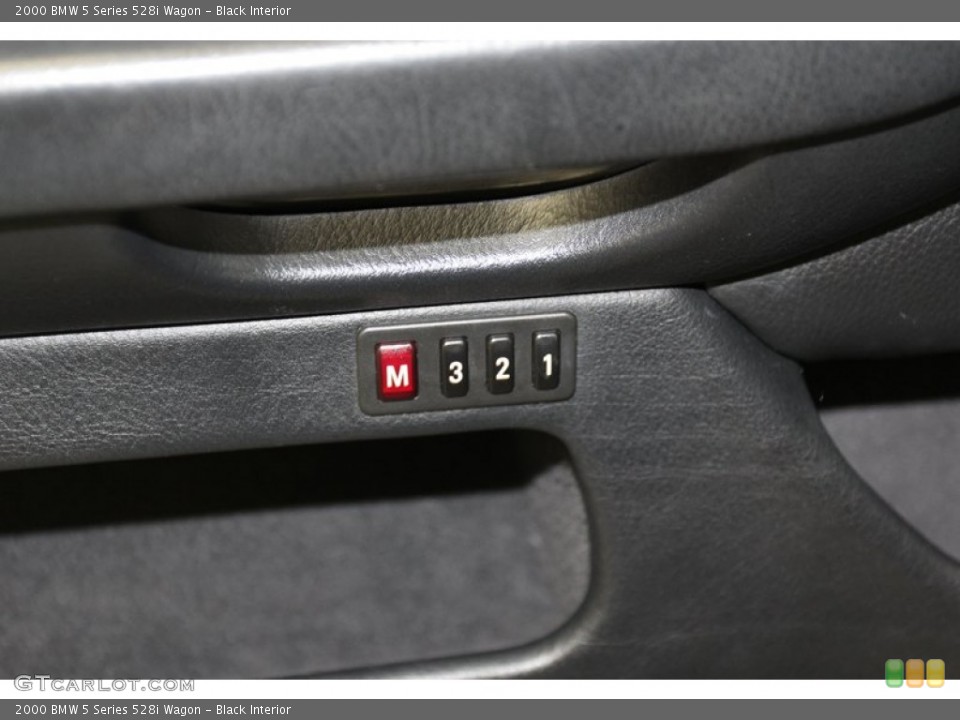 Black Interior Controls for the 2000 BMW 5 Series 528i Wagon #78992259