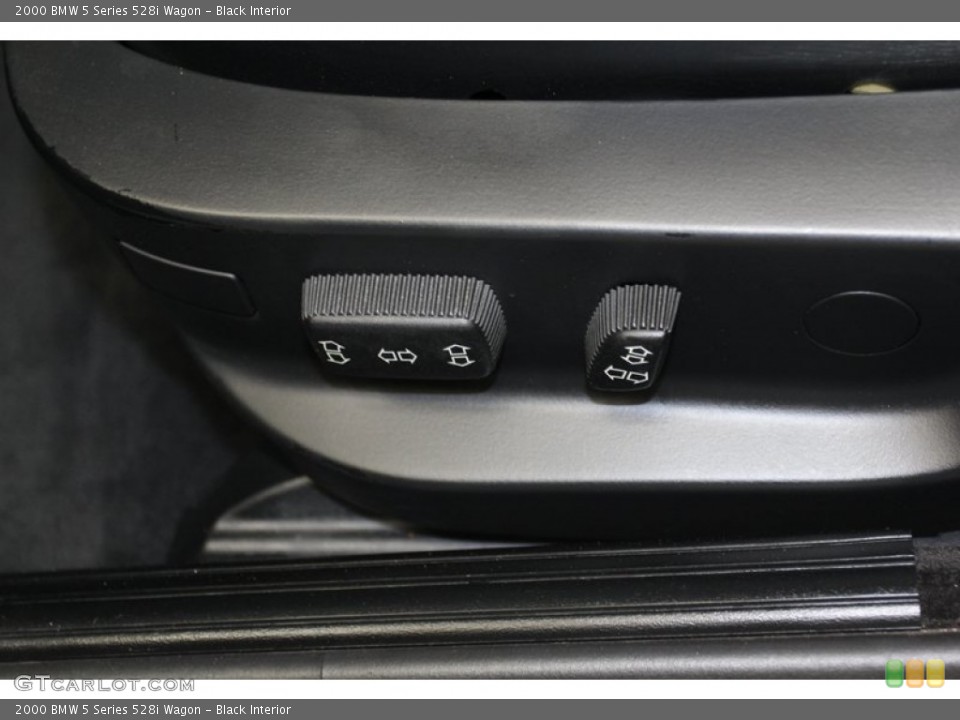 Black Interior Controls for the 2000 BMW 5 Series 528i Wagon #78992266