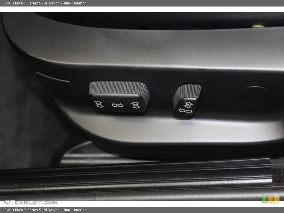 Black Interior Controls for the 2000 BMW 5 Series 528i Wagon #78992266