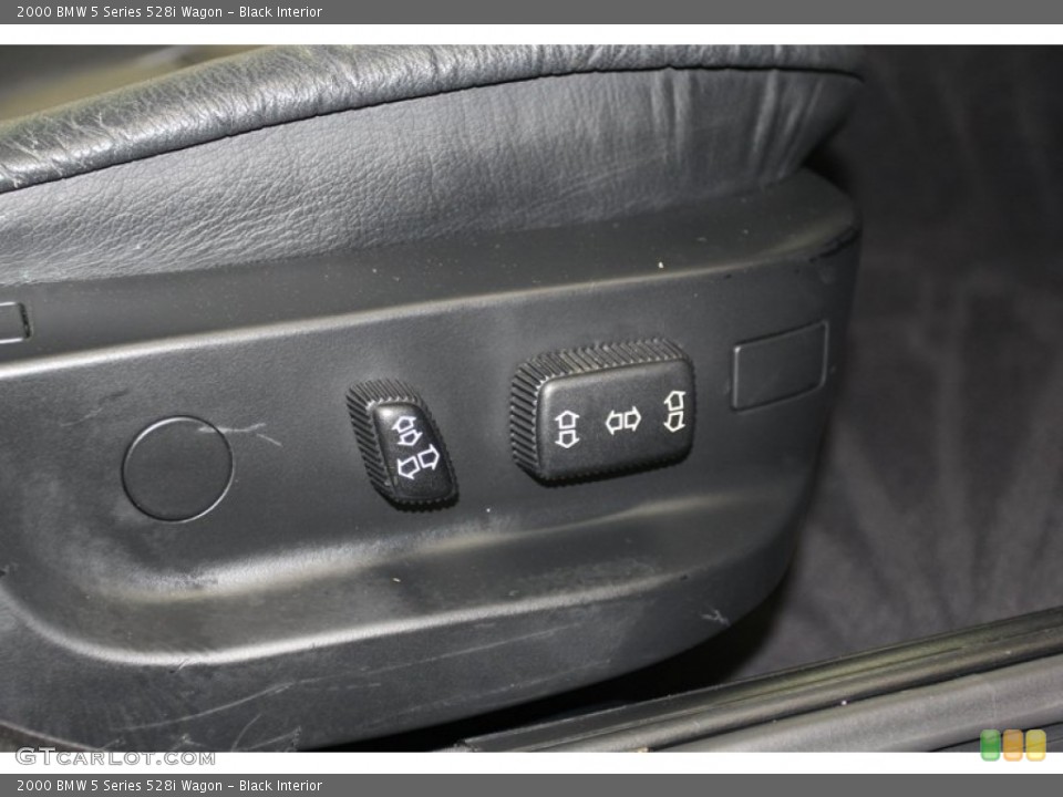 Black Interior Controls for the 2000 BMW 5 Series 528i Wagon #78992356