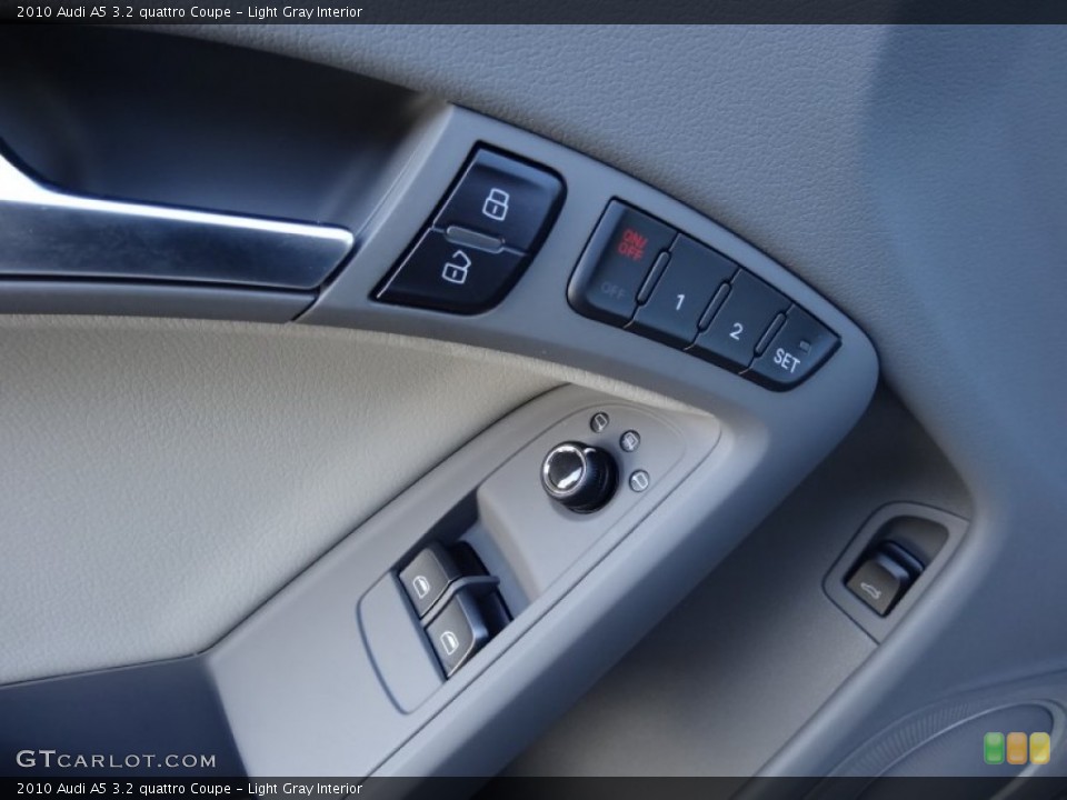 Light Gray Interior Controls for the 2010 Audi A5 3.2 quattro Coupe #78992890
