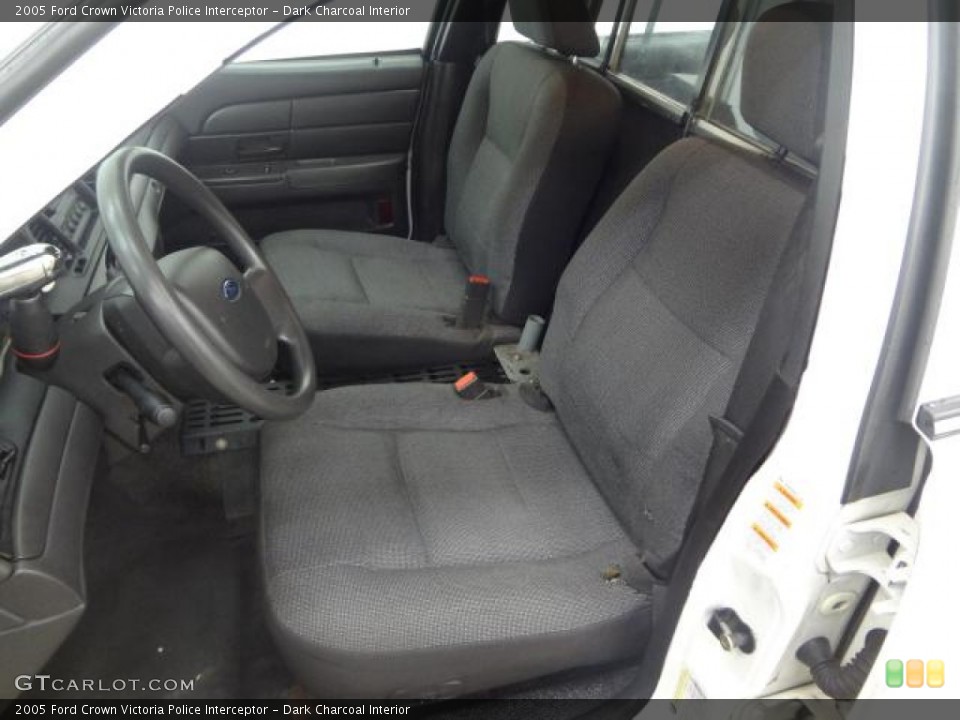 Dark Charcoal Interior Photo for the 2005 Ford Crown Victoria Police Interceptor #78999490