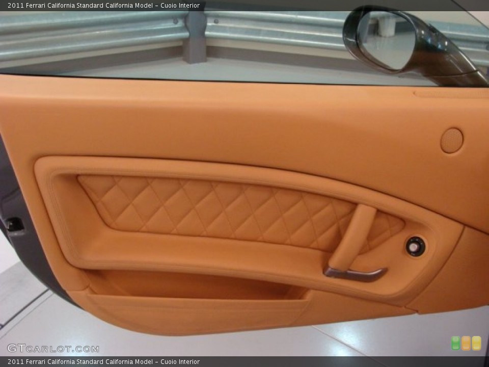 Cuoio Interior Door Panel for the 2011 Ferrari California  #79015381