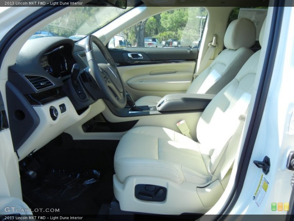 Light Dune Interior Photo for the 2013 Lincoln MKT FWD #79038379
