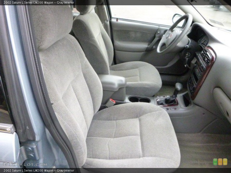 Gray Interior Photo for the 2002 Saturn L Series LW200 Wagon #79041846