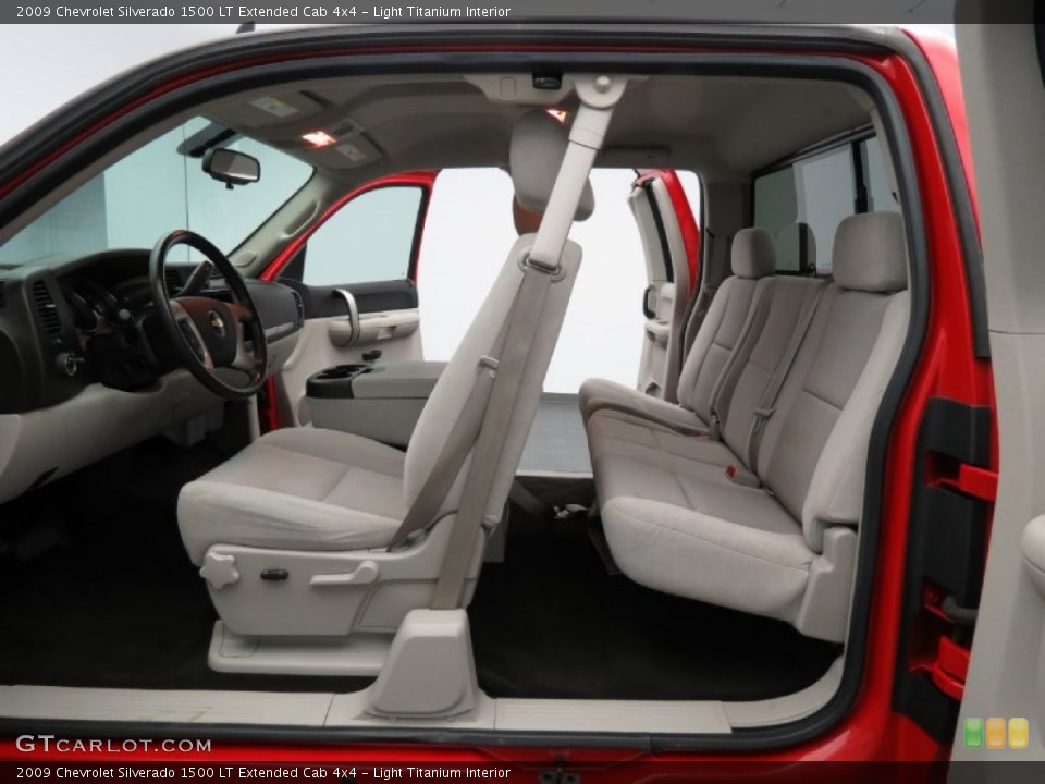 Light Titanium Interior Photo for the 2009 Chevrolet Silverado 1500 LT Extended Cab 4x4 #79075321