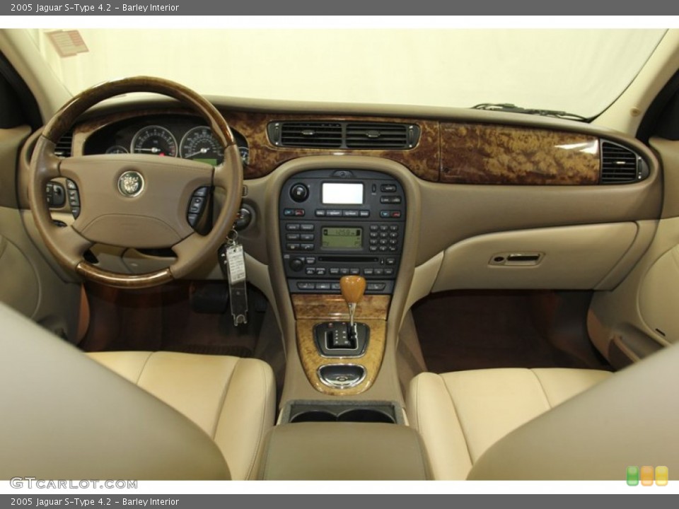 Barley Interior Dashboard for the 2005 Jaguar S-Type 4.2 #79085678