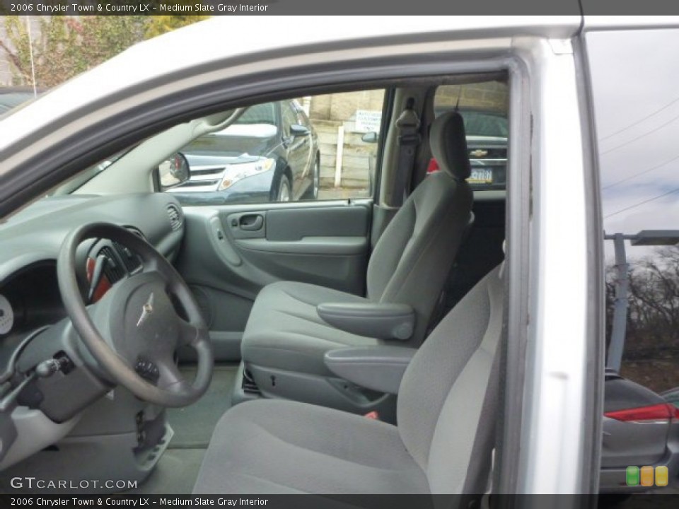 Medium Slate Gray Interior Photo for the 2006 Chrysler Town & Country LX #79088429