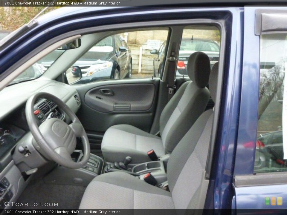Medium Gray Interior Photo for the 2001 Chevrolet Tracker ZR2 Hardtop 4WD #79091075