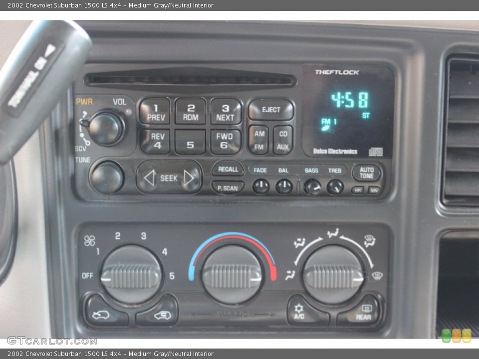 Medium Gray/Neutral Interior Audio System for the 2002 Chevrolet Suburban 1500 LS 4x4 #79104741