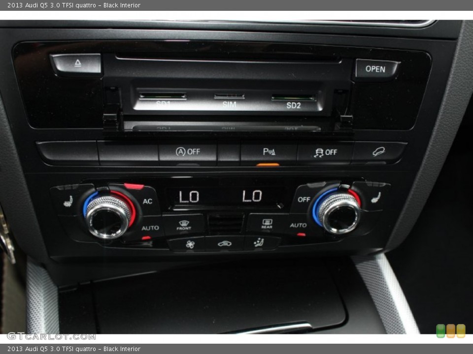 Black Interior Controls for the 2013 Audi Q5 3.0 TFSI quattro #79117102