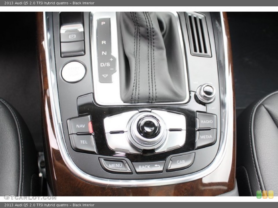 Black Interior Controls for the 2013 Audi Q5 2.0 TFSI hybrid quattro #79118179