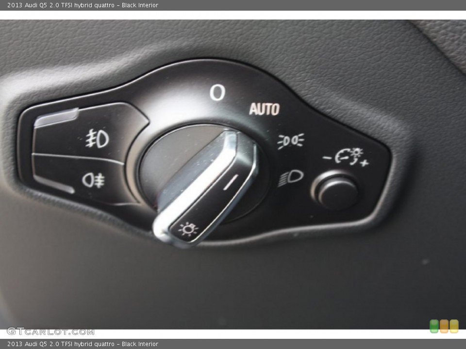 Black Interior Controls for the 2013 Audi Q5 2.0 TFSI hybrid quattro #79118278