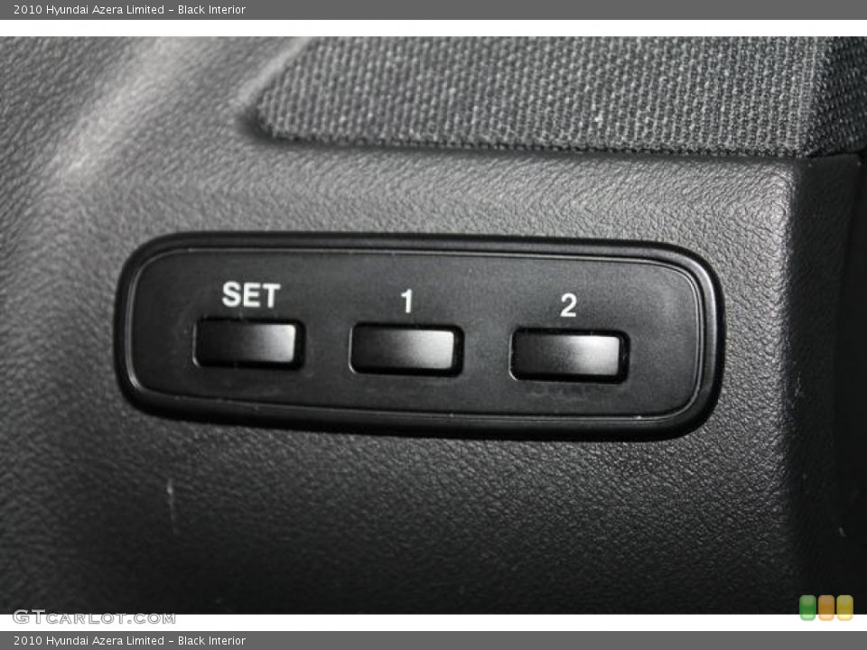 Black Interior Controls for the 2010 Hyundai Azera Limited #79140840