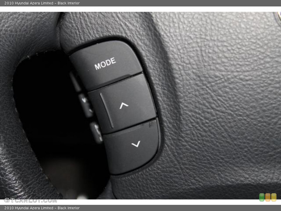Black Interior Controls for the 2010 Hyundai Azera Limited #79140873