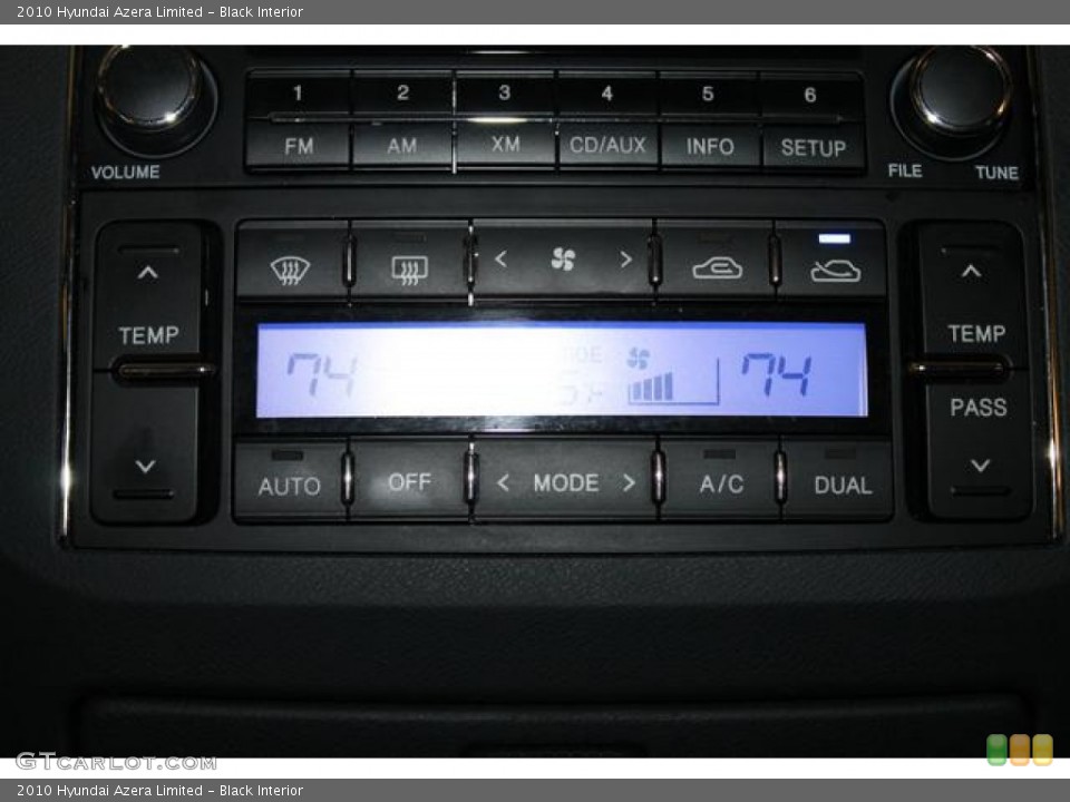 Black Interior Controls for the 2010 Hyundai Azera Limited #79140906
