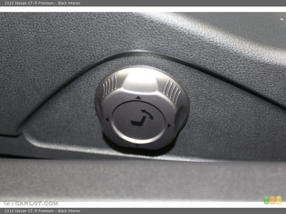 Black Interior Controls for the 2013 Nissan GT-R Premium #79141086