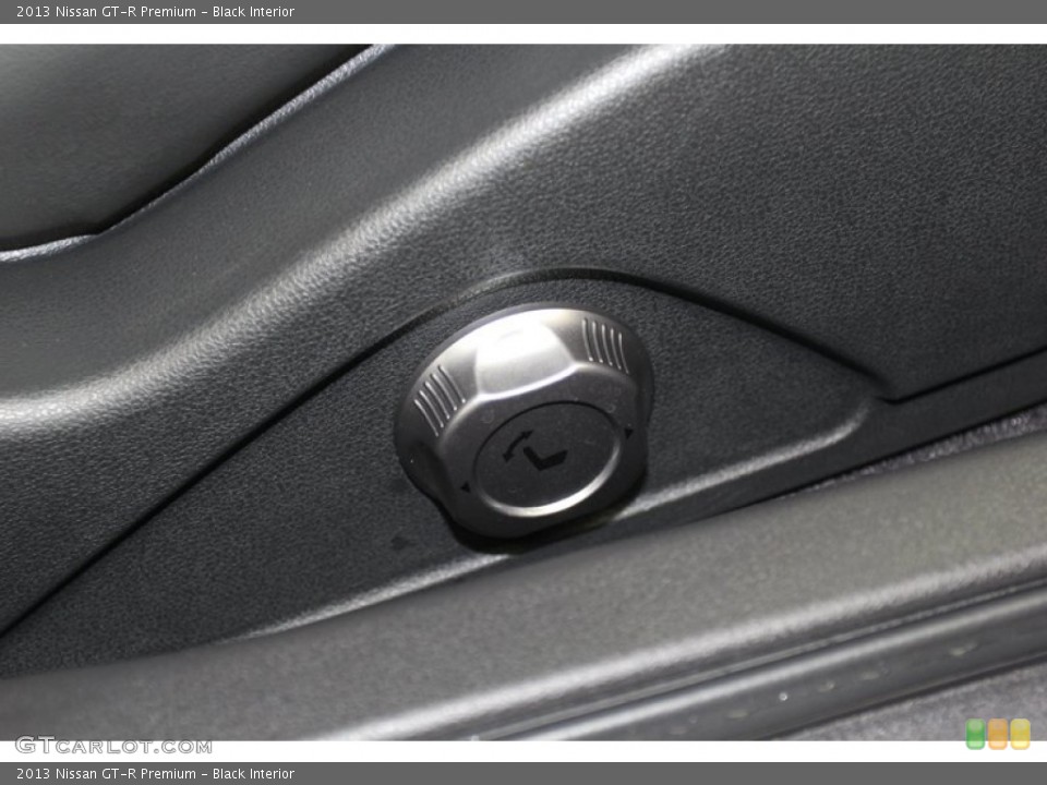 Black Interior Controls for the 2013 Nissan GT-R Premium #79141399