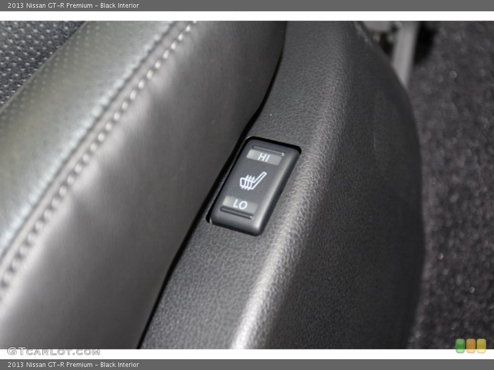 Black Interior Controls for the 2013 Nissan GT-R Premium #79141415