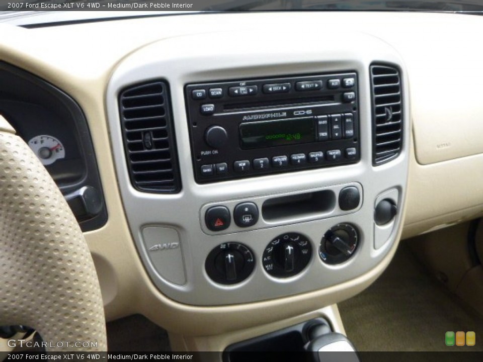 Medium/Dark Pebble Interior Controls for the 2007 Ford Escape XLT V6 4WD #79165982