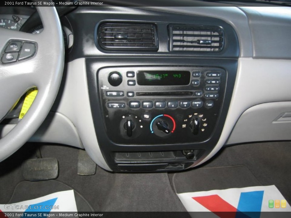 Medium Graphite Interior Controls for the 2001 Ford Taurus SE Wagon #79170078