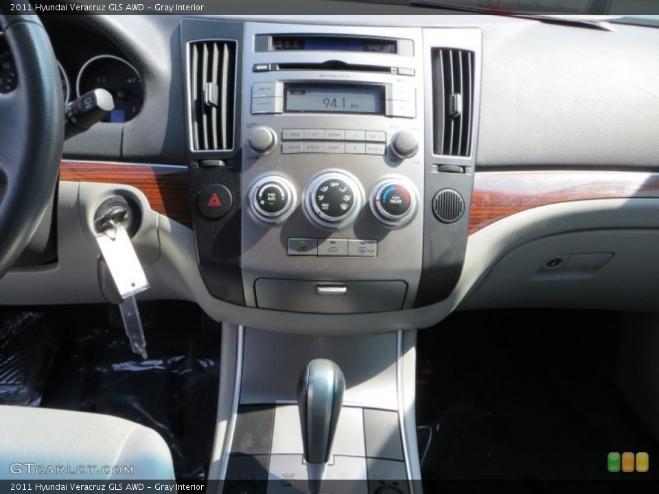 Gray Interior Controls for the 2011 Hyundai Veracruz GLS AWD #79190390