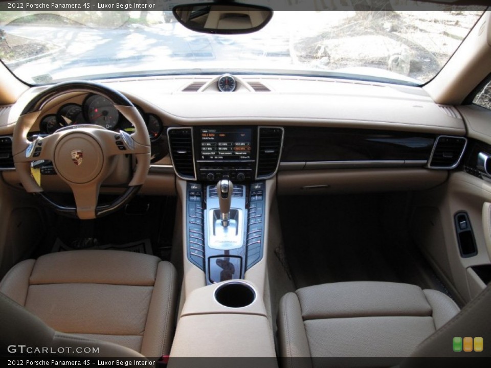 Luxor Beige Interior Dashboard for the 2012 Porsche Panamera 4S #79193295
