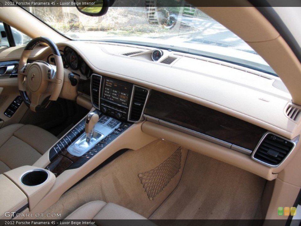 Luxor Beige Interior Dashboard for the 2012 Porsche Panamera 4S #79193411