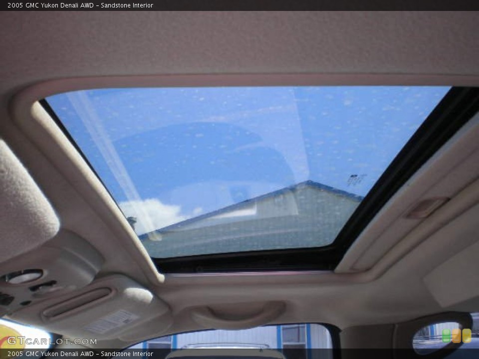 Sandstone Interior Sunroof for the 2005 GMC Yukon Denali AWD #79220223