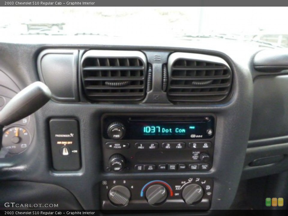 Graphite Interior Controls for the 2003 Chevrolet S10 Regular Cab #79236481