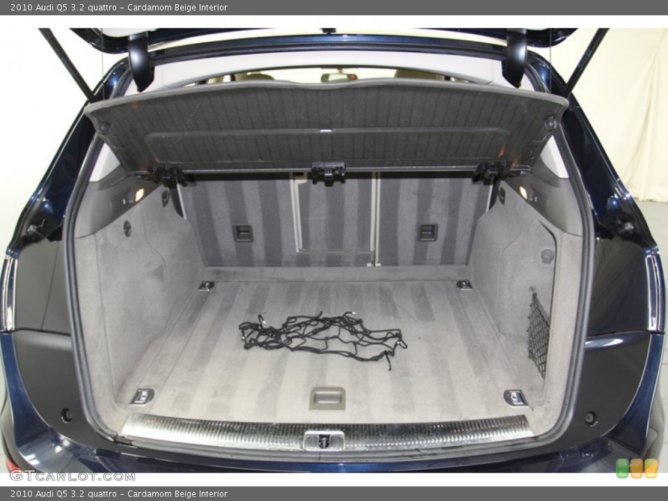 Cardamom Beige Interior Trunk for the 2010 Audi Q5 3.2 quattro #79240882