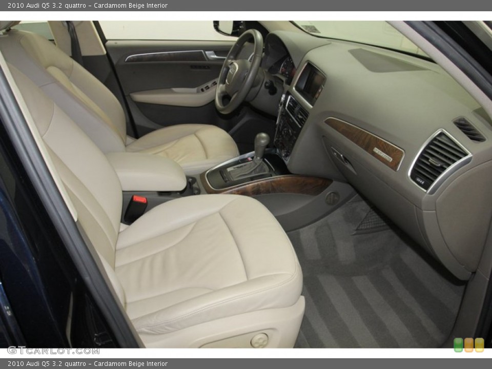 Cardamom Beige Interior Photo for the 2010 Audi Q5 3.2 quattro #79240975