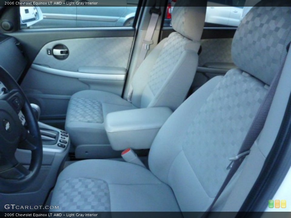 Light Gray Interior Photo for the 2006 Chevrolet Equinox LT AWD #79245991