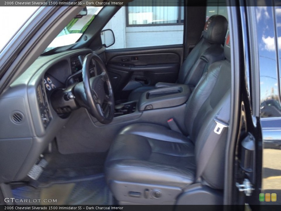 Dark Charcoal Interior Photo for the 2006 Chevrolet Silverado 1500 Intimidator SS #79247539