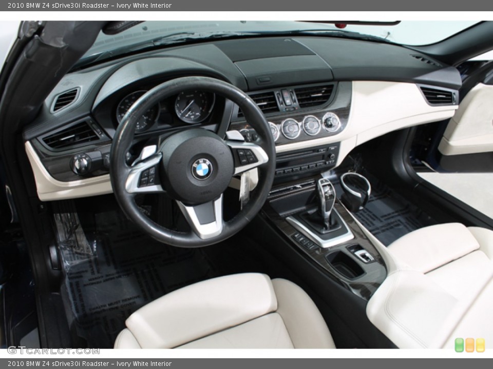 Ivory White Interior Photo for the 2010 BMW Z4 sDrive30i Roadster #79294128
