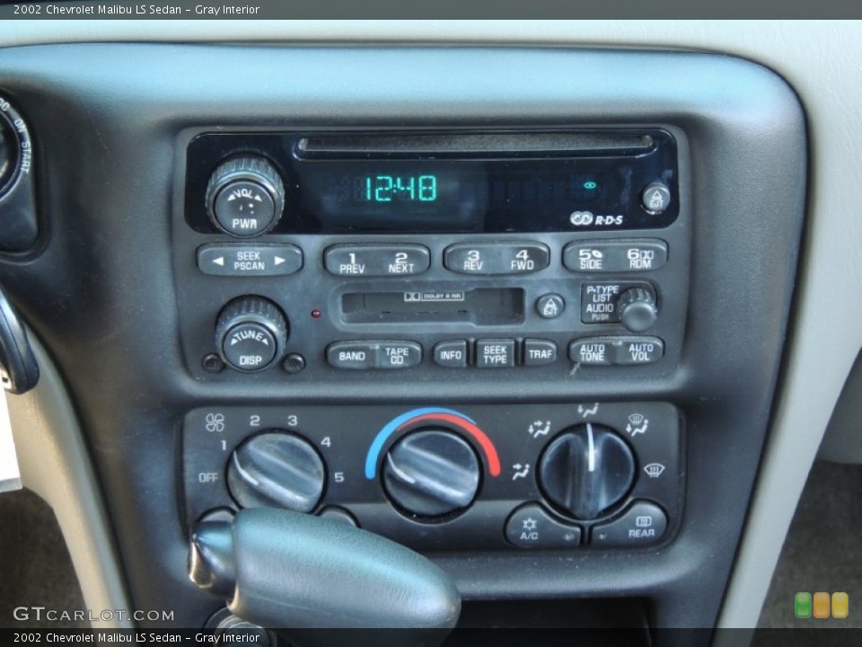 Gray Interior Controls for the 2002 Chevrolet Malibu LS Sedan #79298466