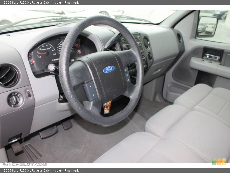 Medium Flint 2006 Ford F150 Interiors