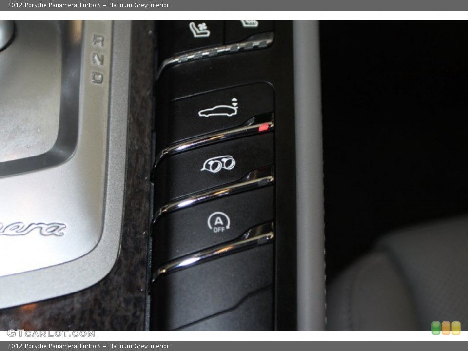 Platinum Grey Interior Controls for the 2012 Porsche Panamera Turbo S #79304957