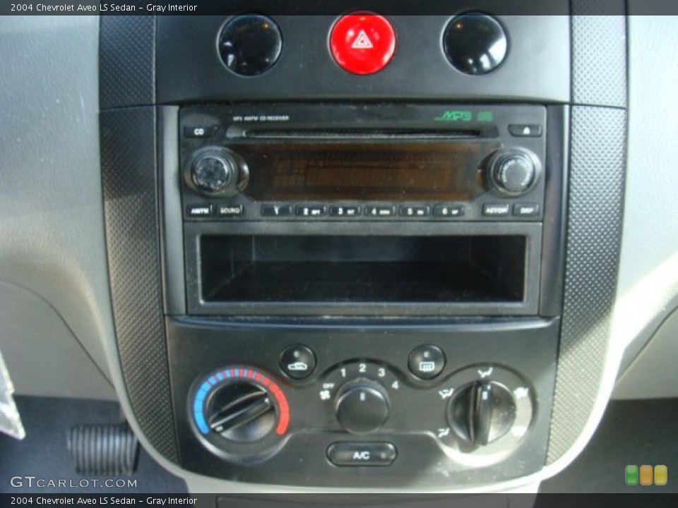 Gray Interior Controls for the 2004 Chevrolet Aveo LS Sedan #79345183