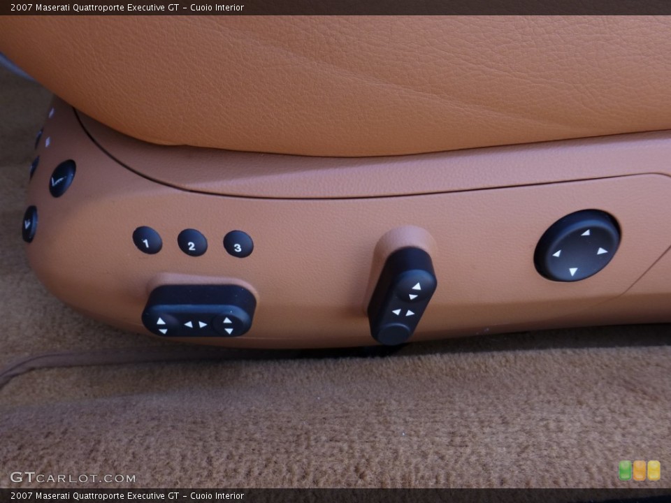 Cuoio Interior Controls for the 2007 Maserati Quattroporte Executive GT #79352875
