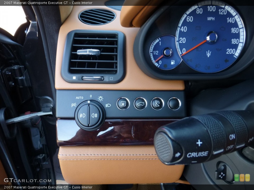 Cuoio Interior Controls for the 2007 Maserati Quattroporte Executive GT #79352950