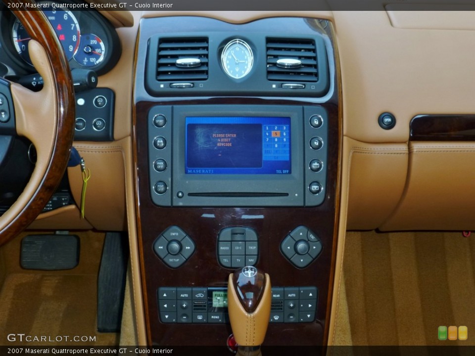 Cuoio Interior Controls for the 2007 Maserati Quattroporte Executive GT #79353095