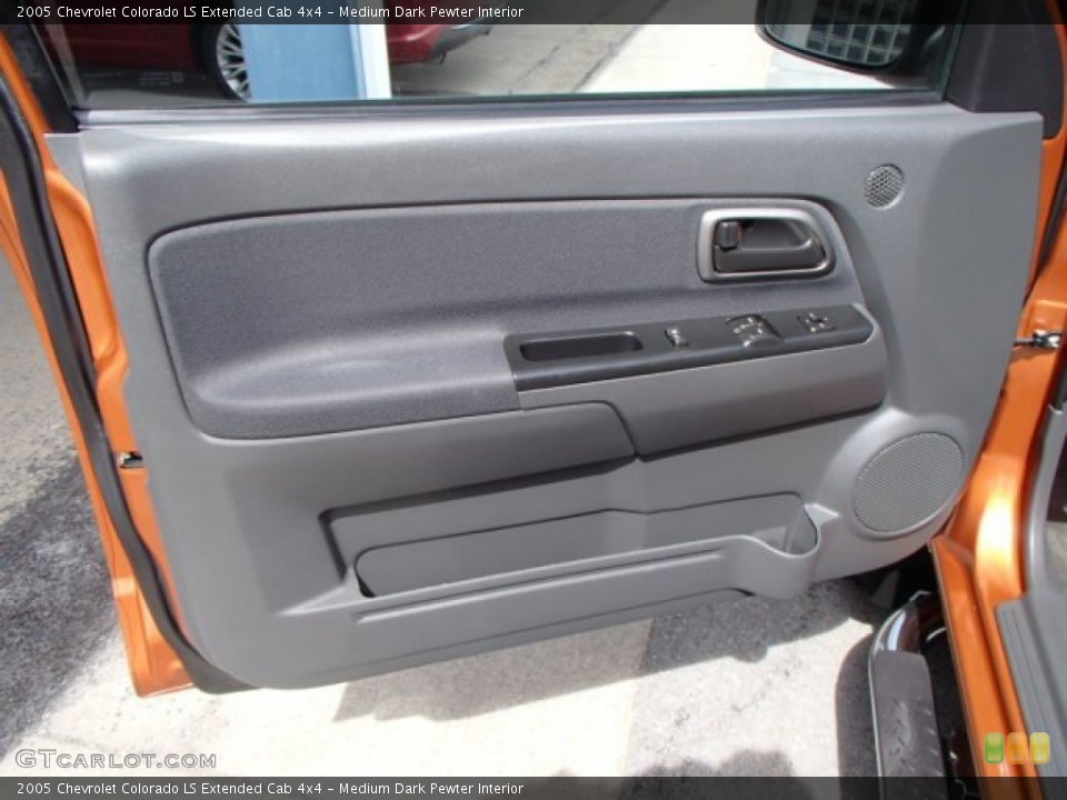 Medium Dark Pewter Interior Door Panel for the 2005 Chevrolet Colorado LS Extended Cab 4x4 #79360567
